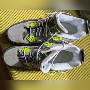 COPY - COPY - Air Jordan Retro 4 Neon Size 11 US